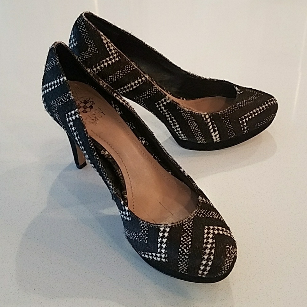 Shoes - Picture 2 of 3